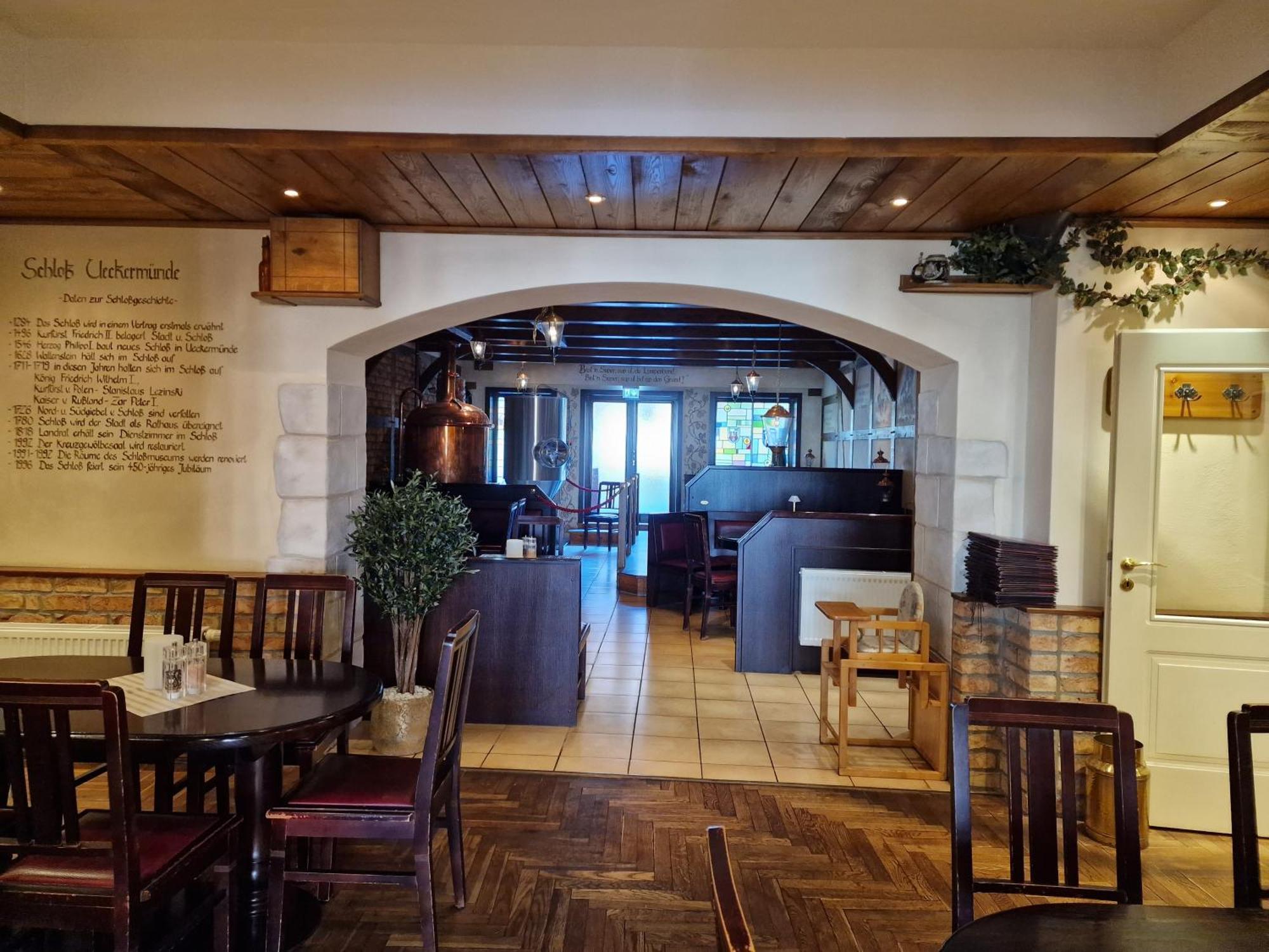 Hotel Am Markt & Brauhaus Stadtkrug 웨케문데 외부 사진
