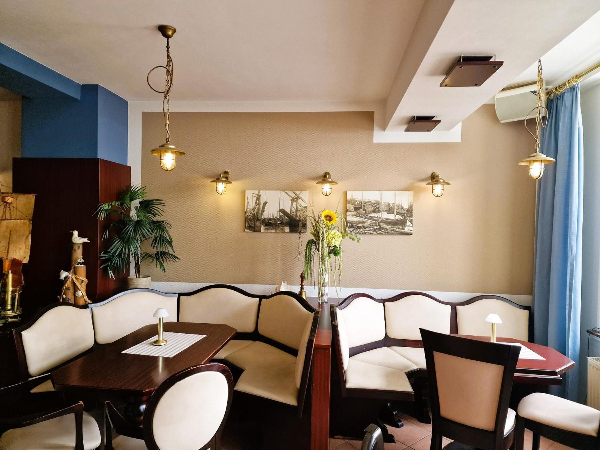 Hotel Am Markt & Brauhaus Stadtkrug 웨케문데 외부 사진