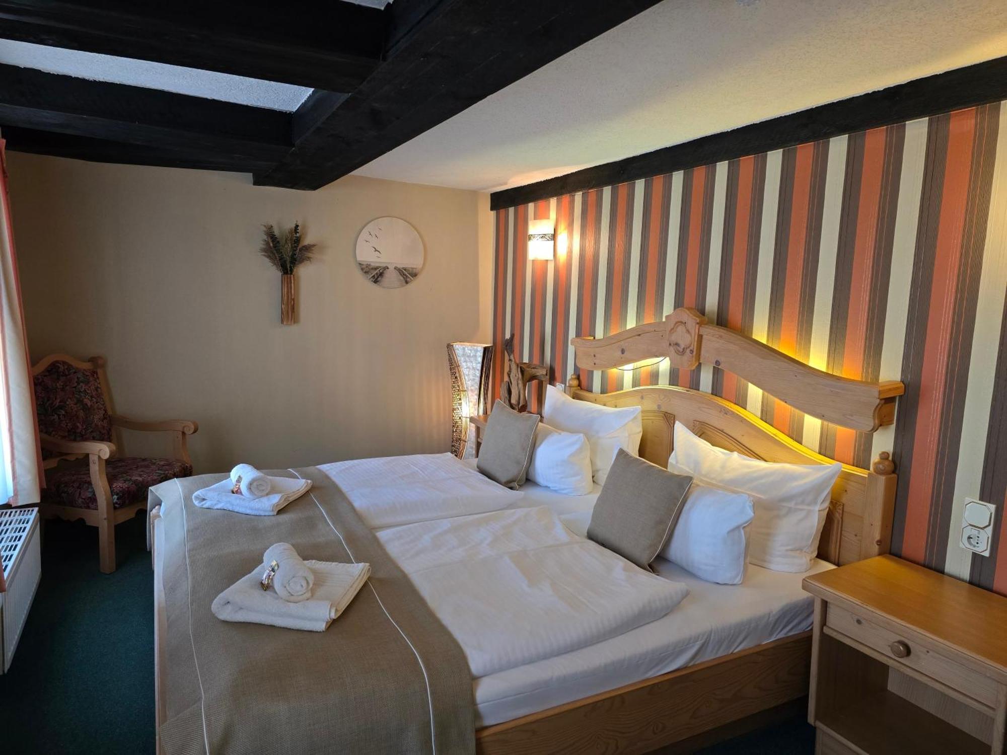 Hotel Am Markt & Brauhaus Stadtkrug 웨케문데 외부 사진